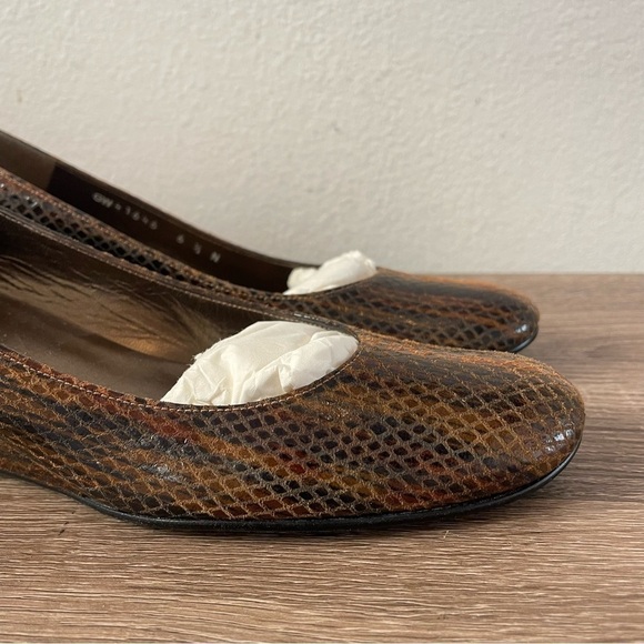 Stuart Weitzman Snakeskin Wedge Pumps, Size 6.5N - Picture 4 of 9